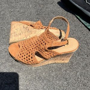 Size 9.5 heeled Wedge sandal !